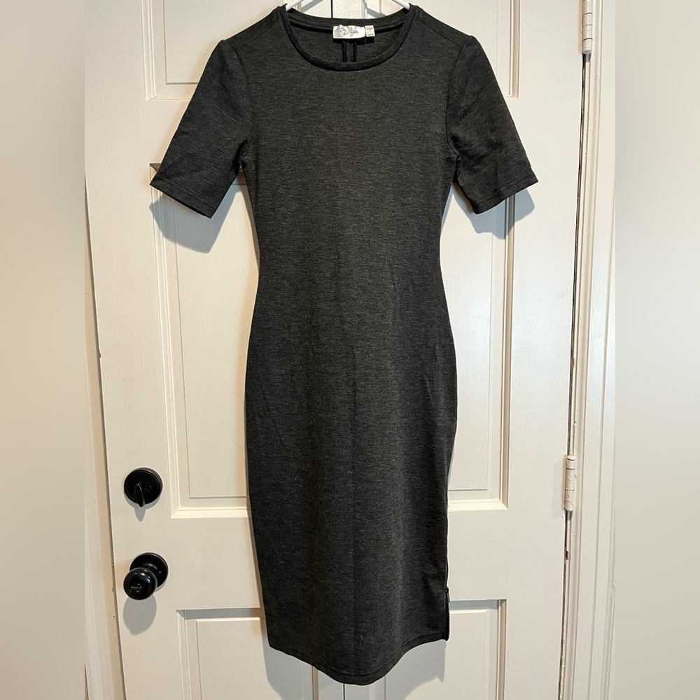 Size small short sleeve dress